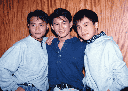 “小浣熊”是不是你的第一款集换式卡牌？